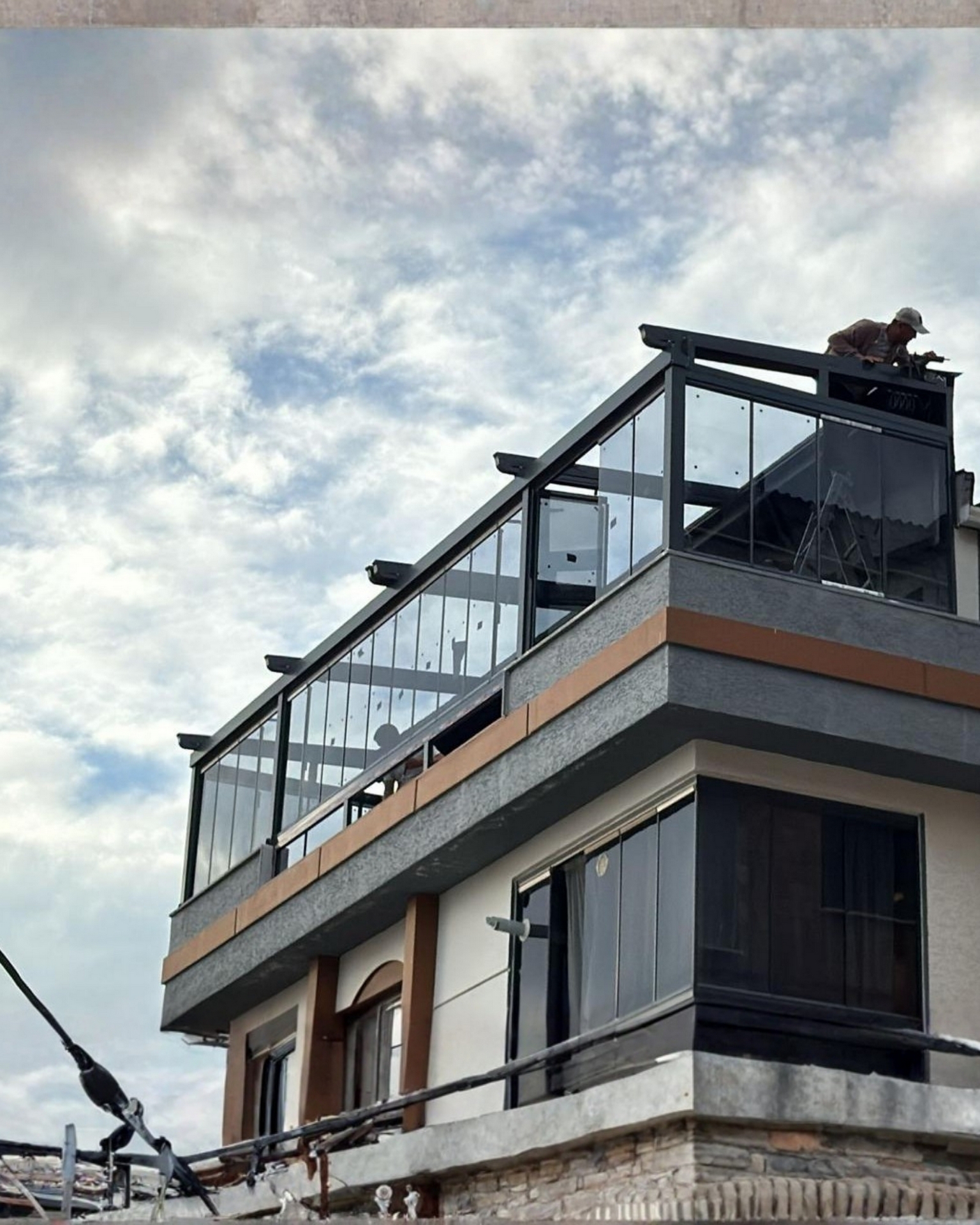 Çatı terası cam balkon montajı - Trio Alüminyum İstanbul